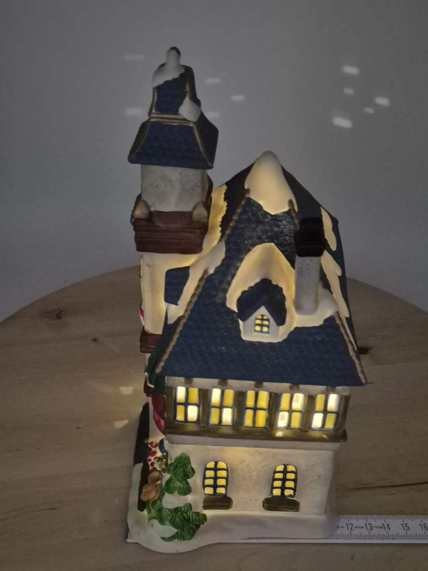 Keramik Lichthaus „Toy Shop“ – Spielzeugladen mit Beleuchtung