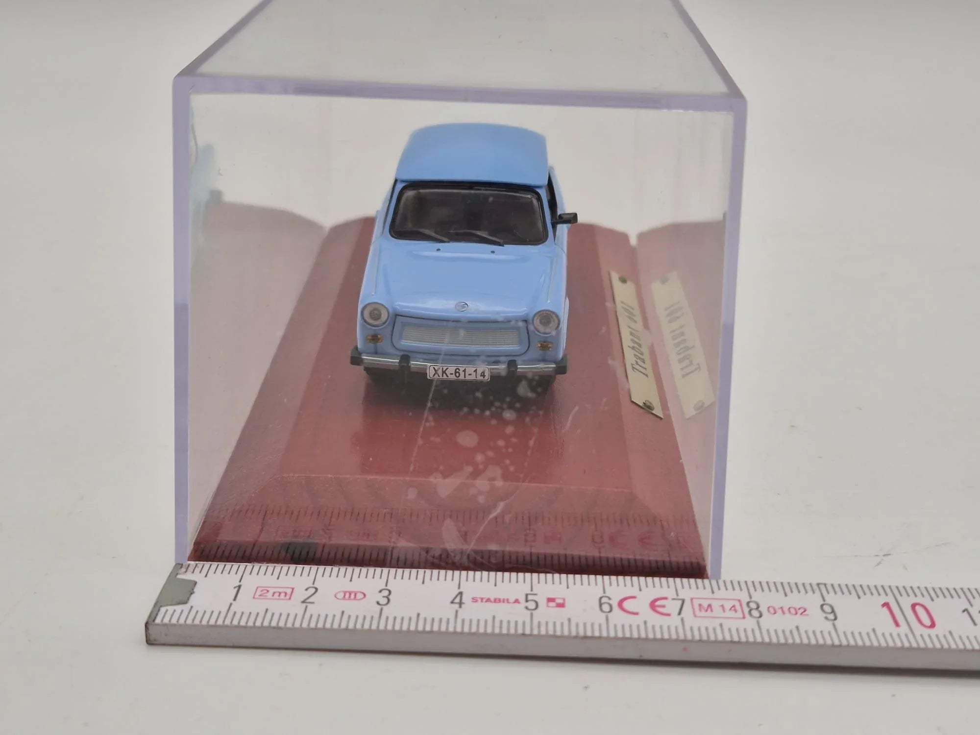 Trabant 601 Modellauto in Vitrine