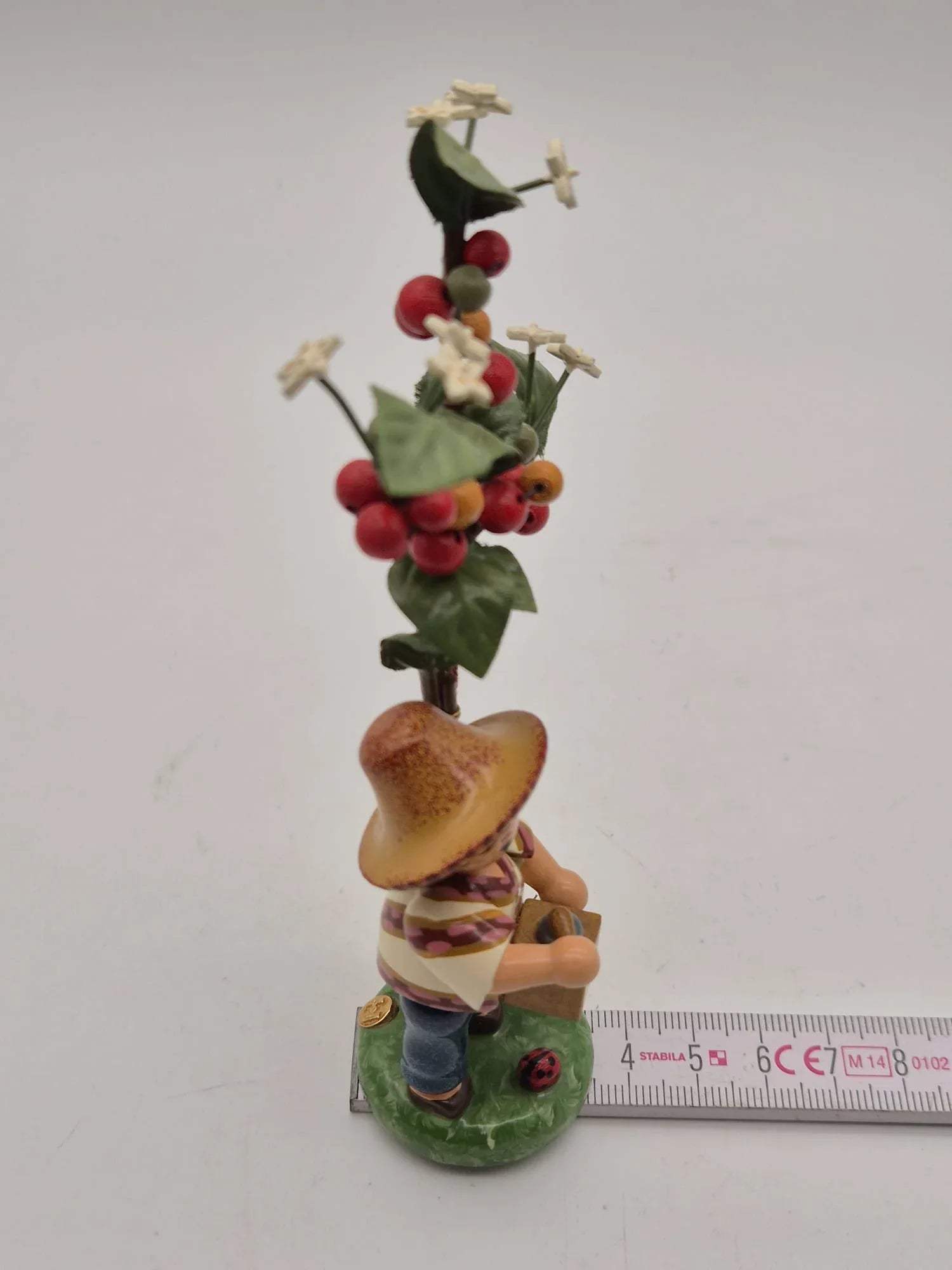 Hubrig Volkskunst GmbH – Jahresfigur 2009 mit Beerenzweig, Erzgebirge