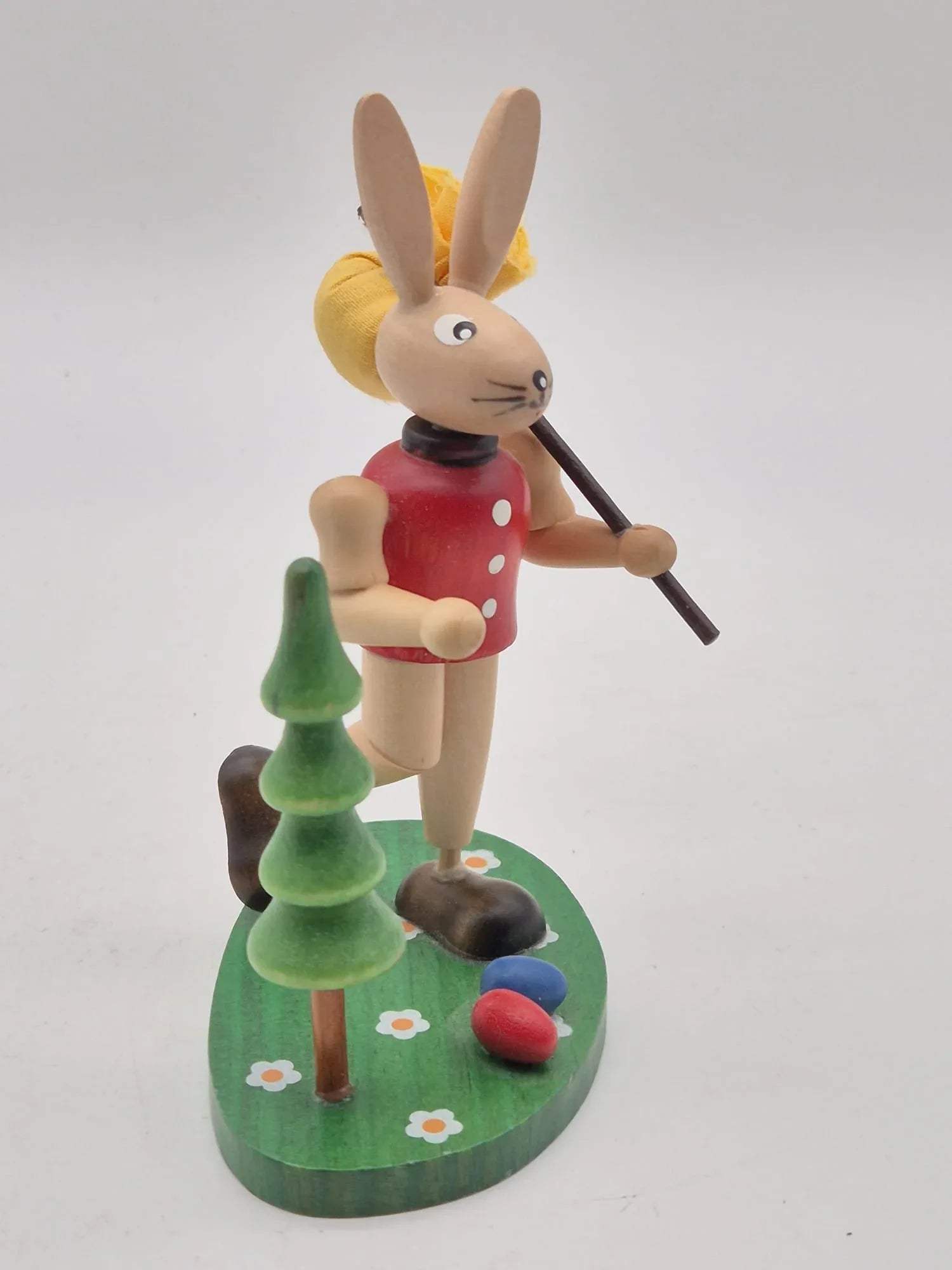 Osterhase Wanderer mit Bündel – Holzfigur