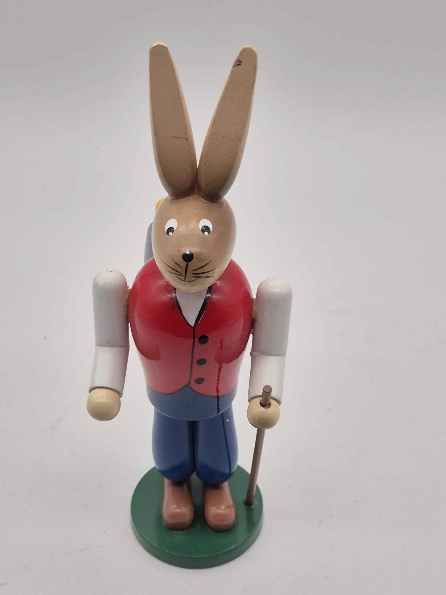 Holz Osterhase mit Rucksack und Wanderstock – ca. 18 cm