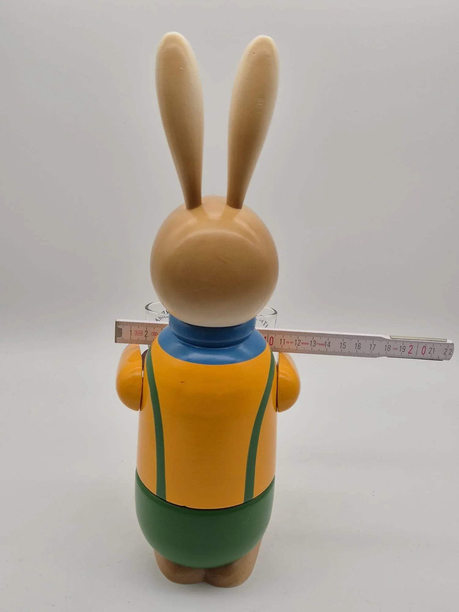Großer Holz Osterhase mit Tablett & 2 Schnapsgläsern – Nordbrand Nordhausen – ca. 34 cm