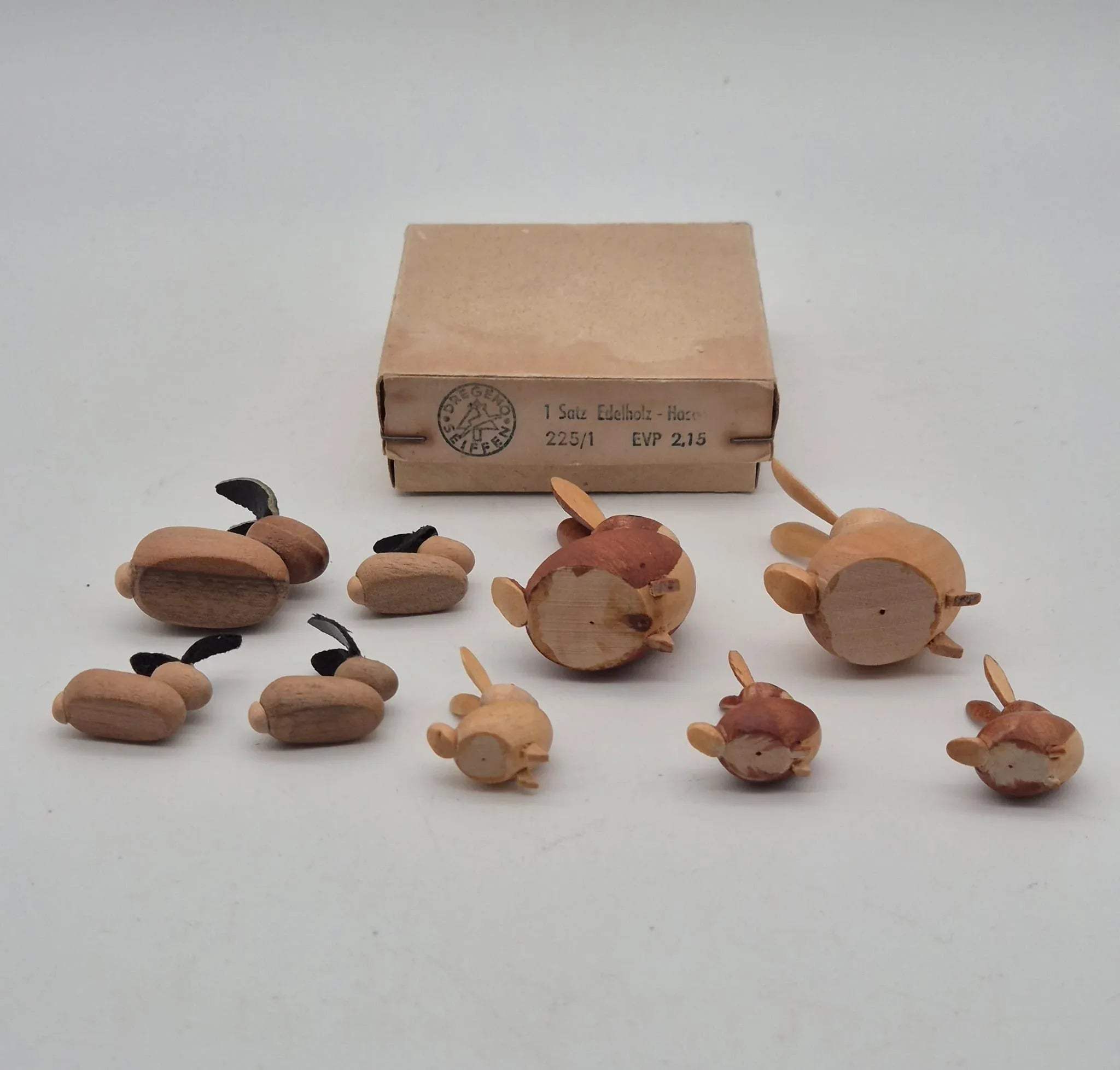 DREGENO Seiffen – Edelholz Hasen, 9 Figuren, Erzgebirge, Originalbox
