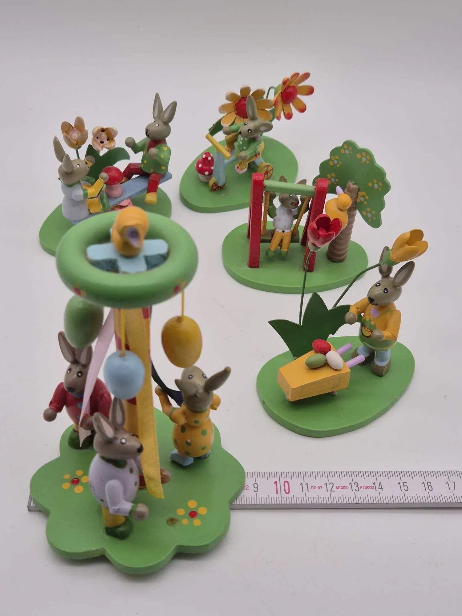 Osterhasen Dorf Szenerie 5er Set Holzfiguren
