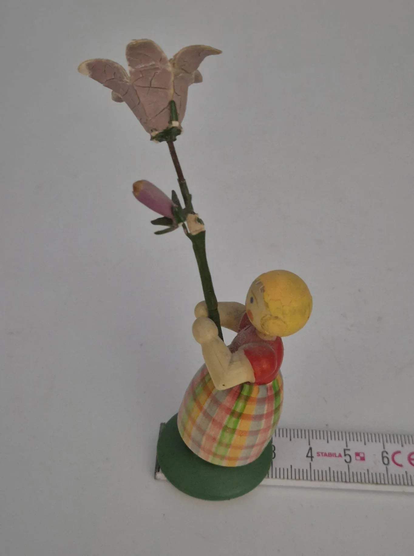 WEHA-KUNST Holz Blumenmädchen mit Blume
