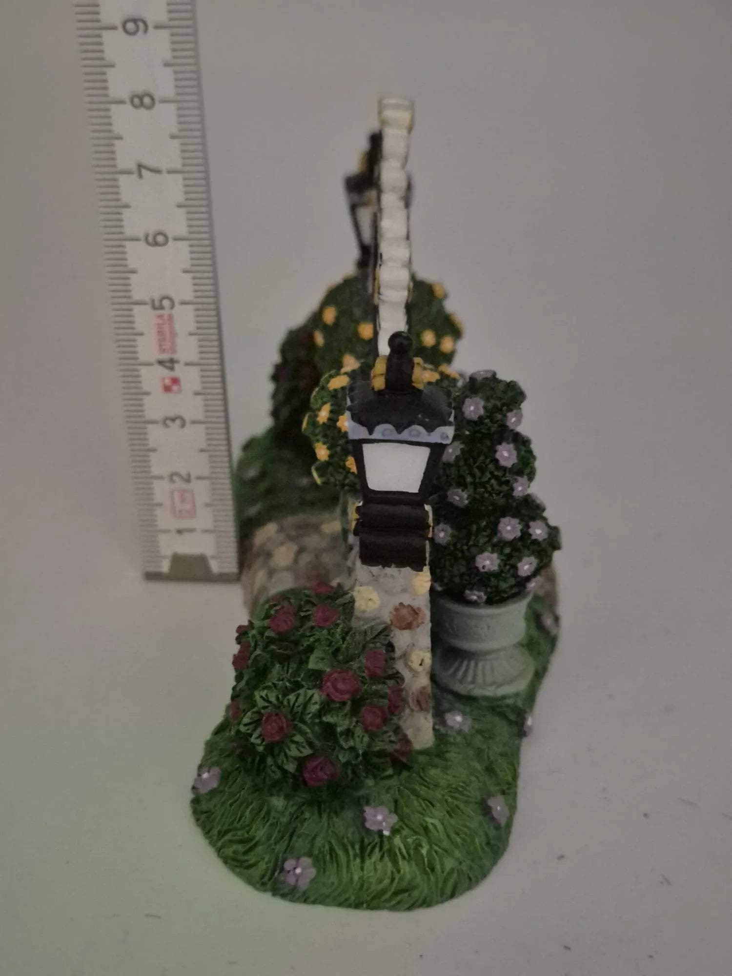 Partylite „Olde World Village“ Torbogen Dekofigur