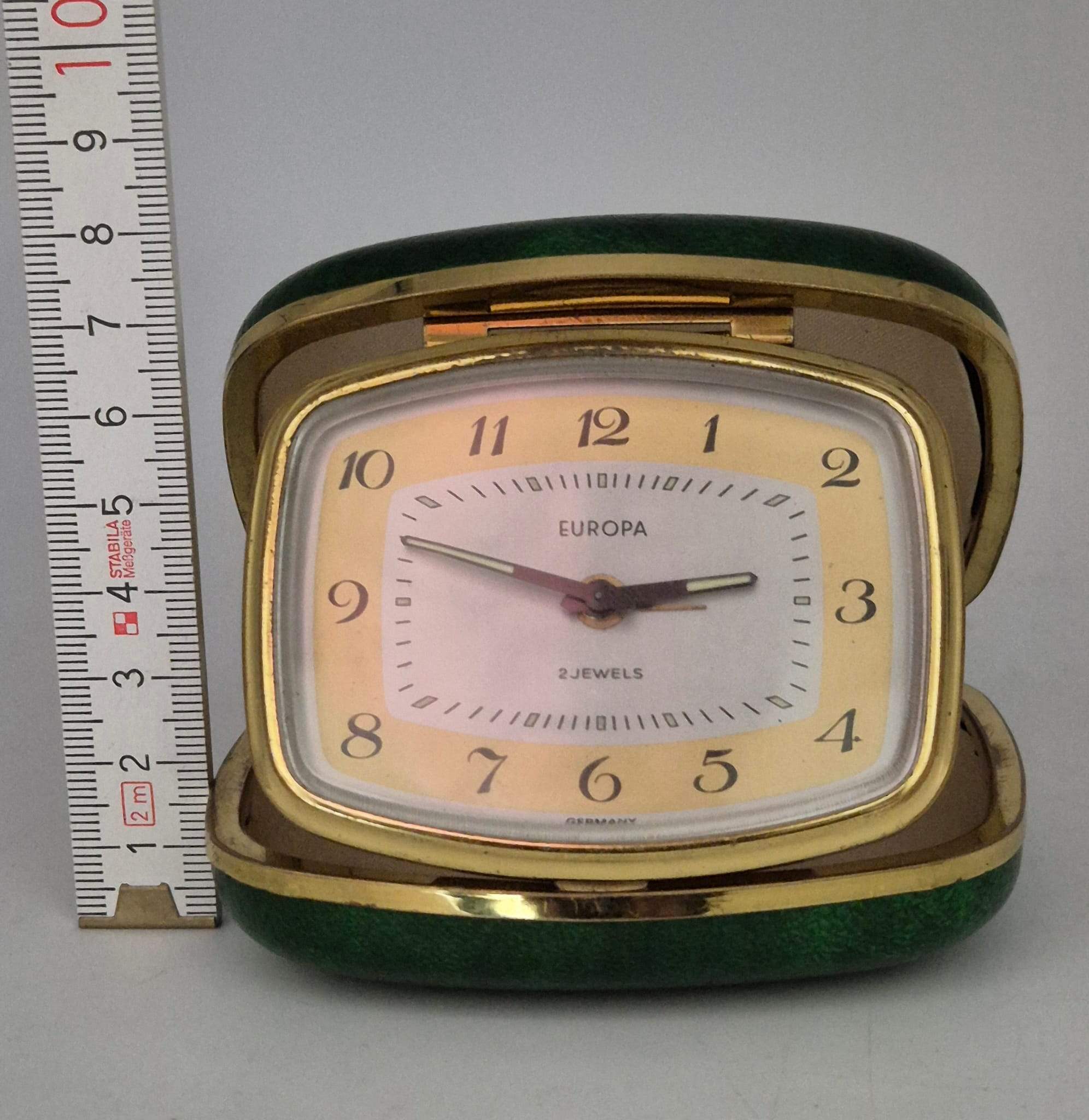 Vintage Reisewecker „EUROPA“ 2 Jewels – Klappetui Grün/Gold mit Leuchtzeigern