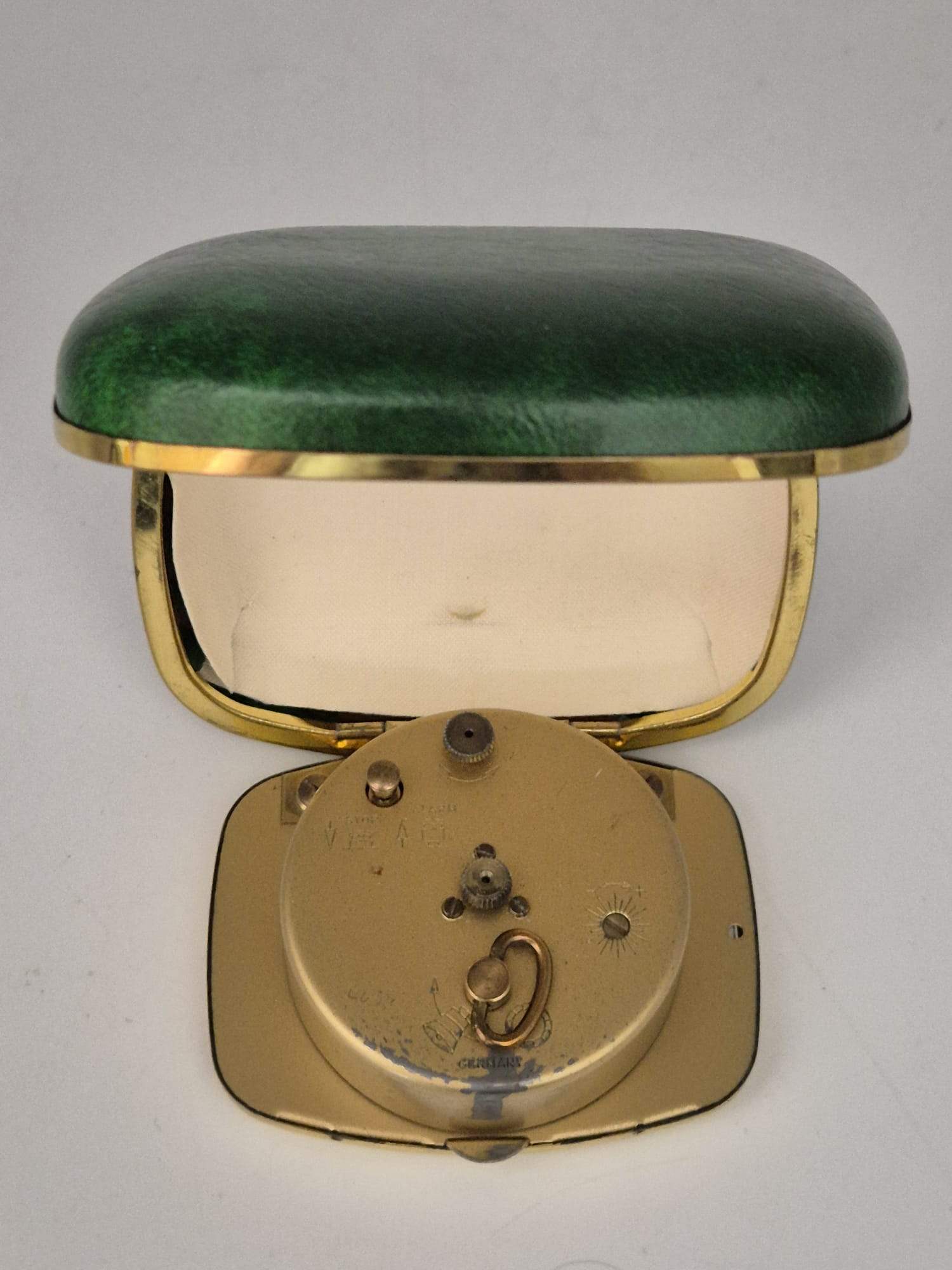 Vintage Reisewecker „EUROPA“ 2 Jewels – Klappetui Grün/Gold mit Leuchtzeigern
