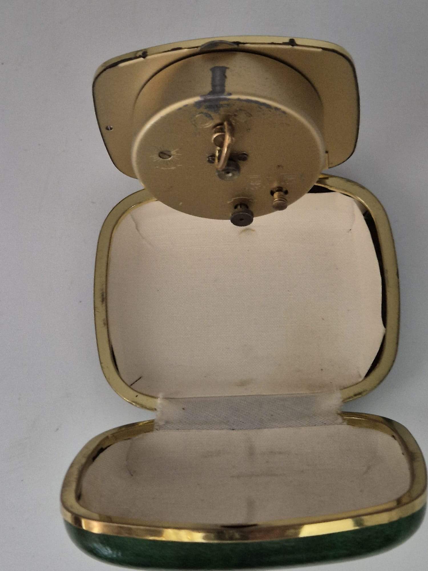 Vintage Reisewecker „EUROPA“ 2 Jewels – Klappetui Grün/Gold mit Leuchtzeigern