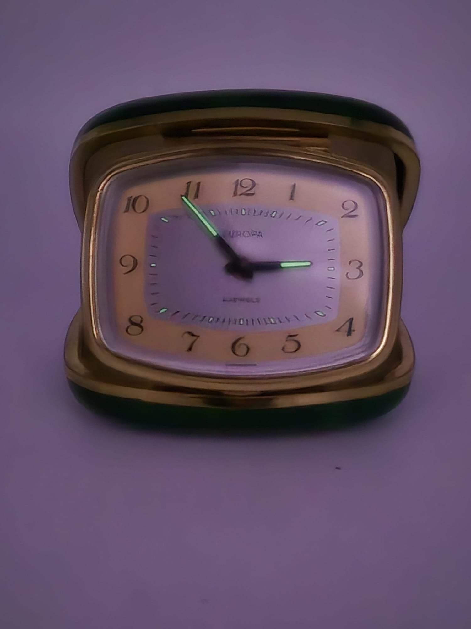 Vintage Reisewecker „EUROPA“ 2 Jewels – Klappetui Grün/Gold mit Leuchtzeigern