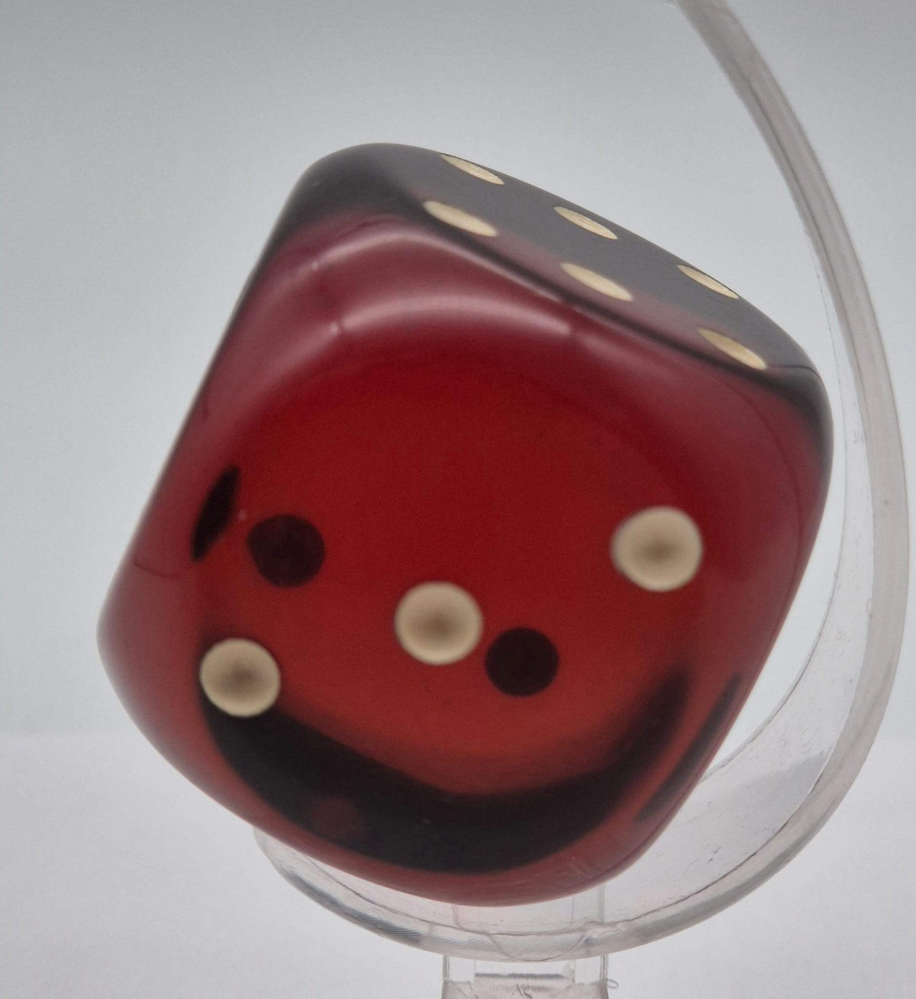 DDR Bakelit / Kunstharz Würfel rot transparent 35mm