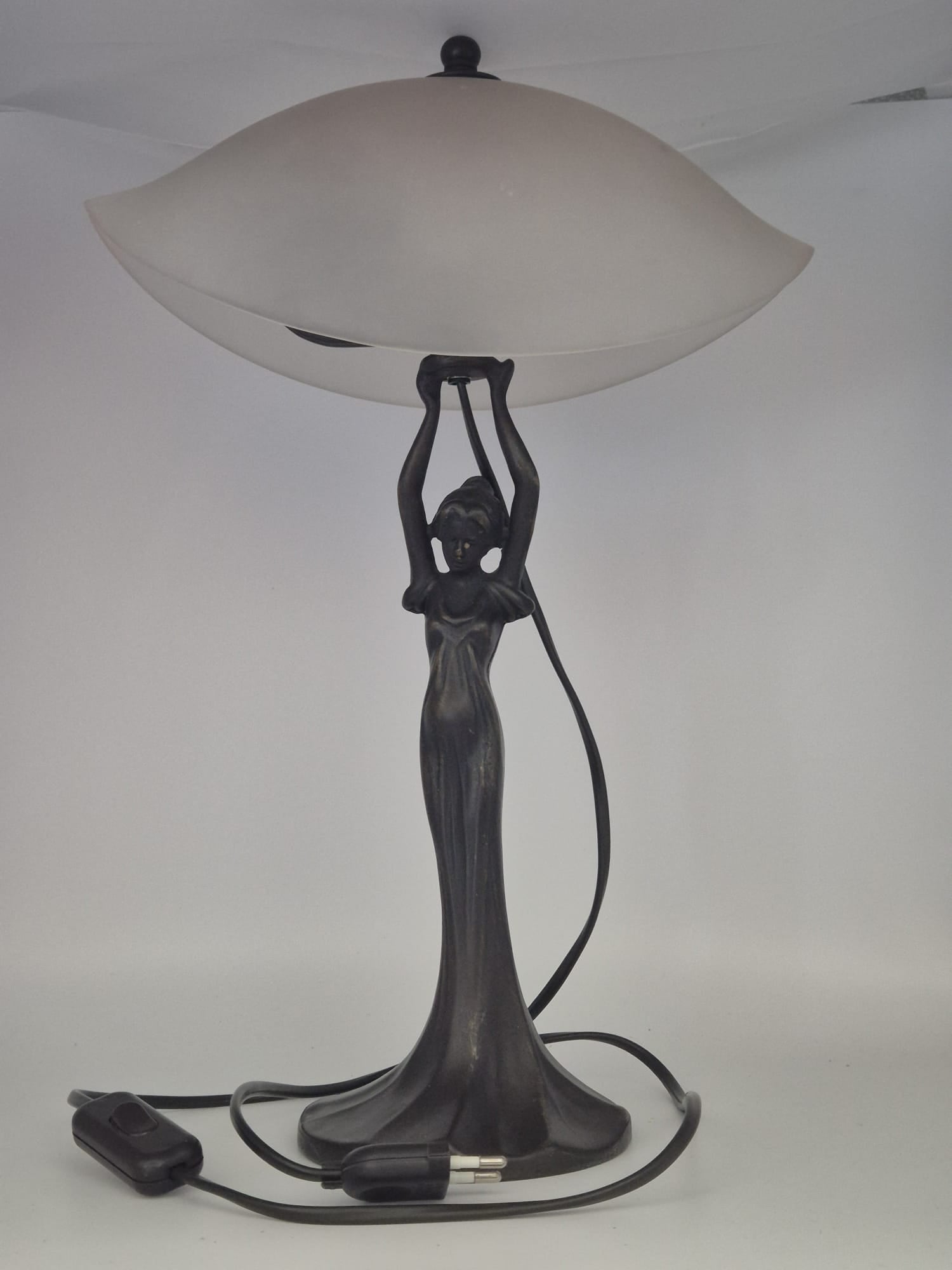 Jugendstil Tischlampe „Made in Italy“ mit Frauenfigur