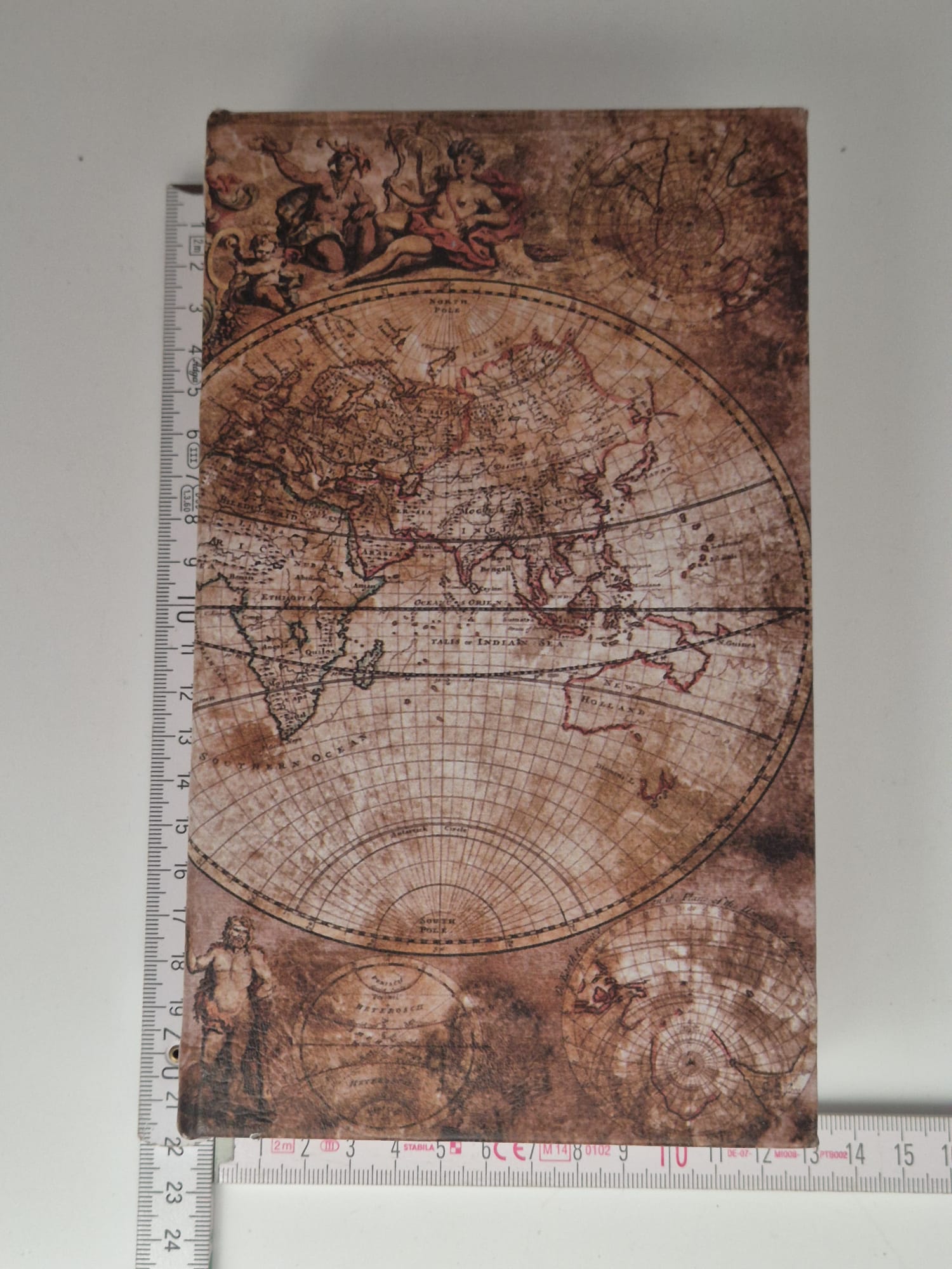 Buch-Tresor mit Geheimfach und 2 Schlüsseln – Weltkarten-Design