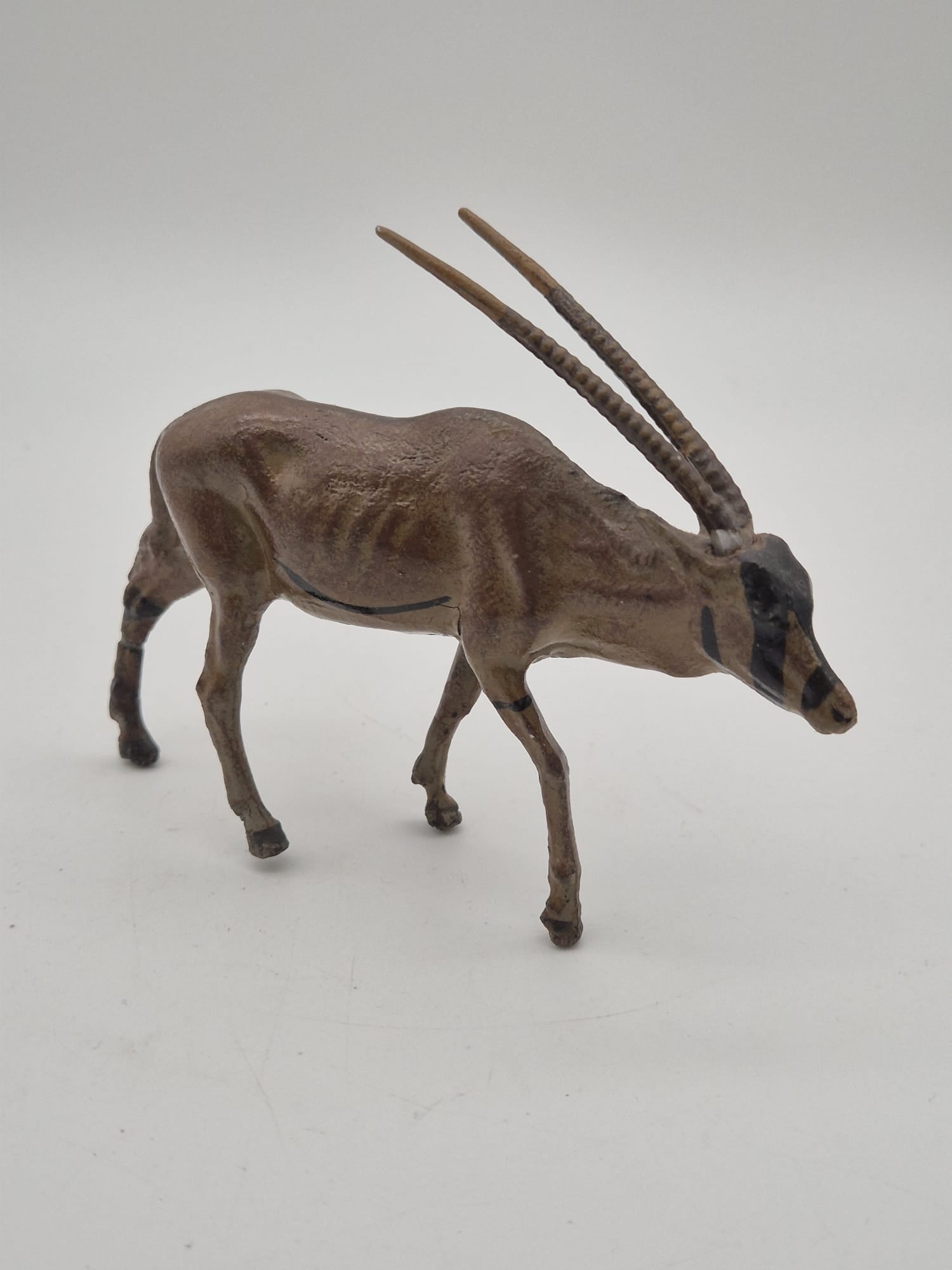 Alte Oryx-Lineol Antilope Massefigur mit langen Hörnern – Sammlerfigur