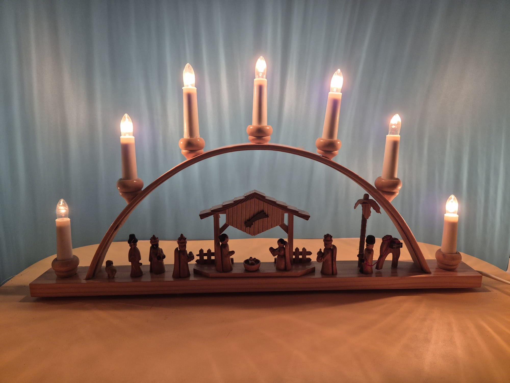 Elektrischer Schwibbogen / Lichterbogen mit Krippenszene – 7-flammig