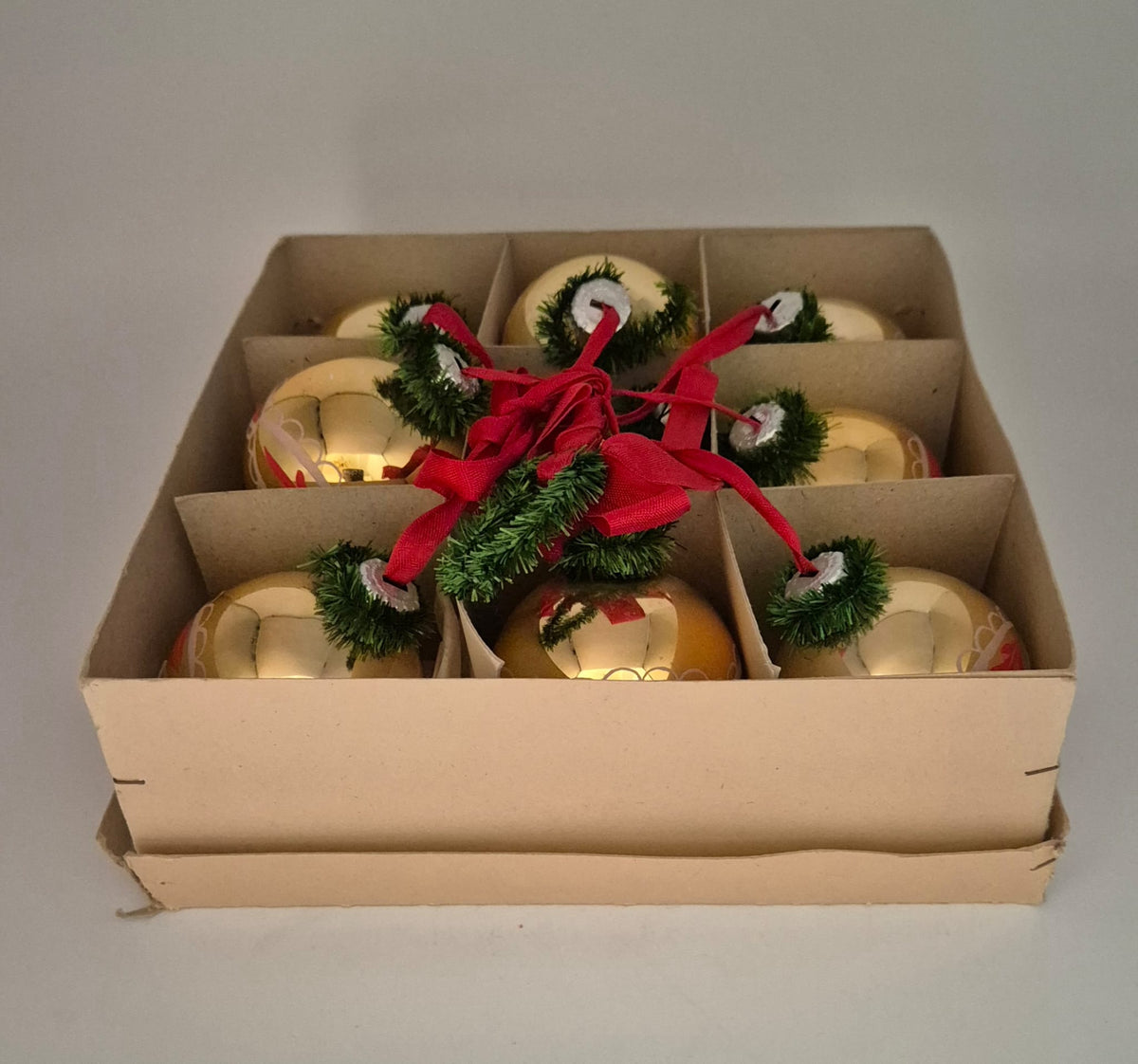 9 große DDR Weihnachtskugeln aus Glas Gold – Ø ca. 7 cm