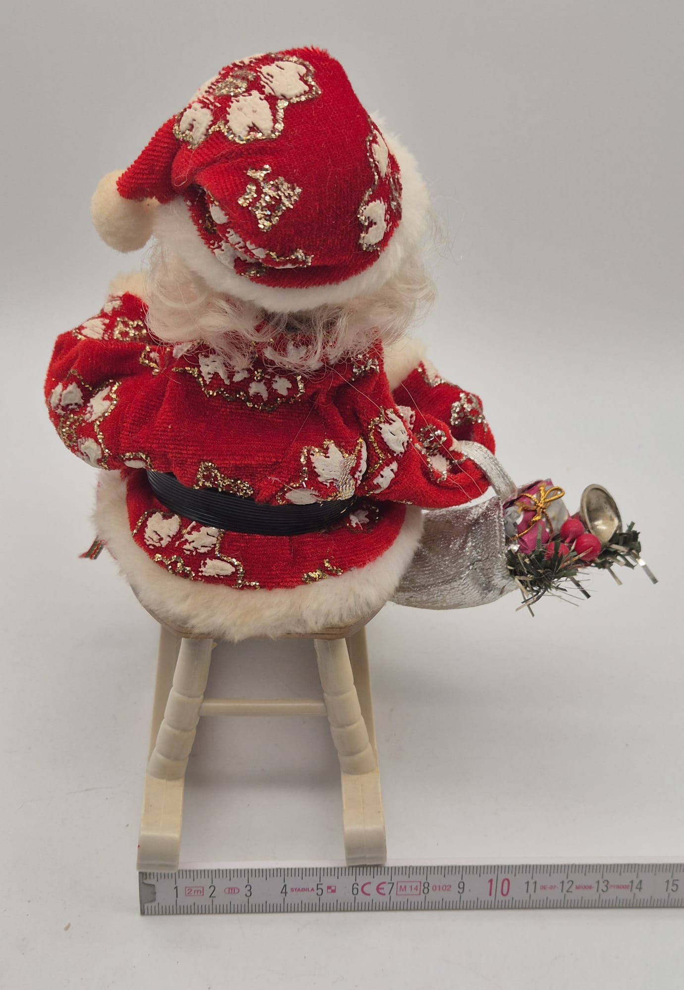 Animierter Weihnachtsmann auf Schaukelpferd mit Rentier – Weihnachtsdekoration