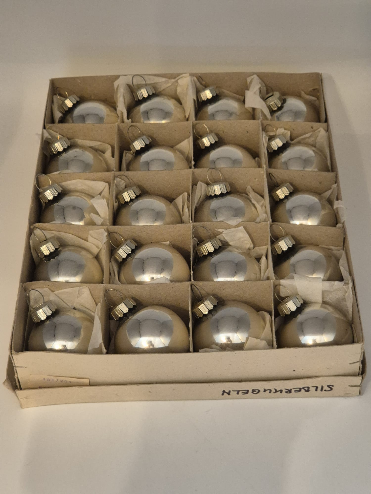 20 DDR Weihnachtskugeln Silber – Ø ca. 5 cm – Originalverpackung
