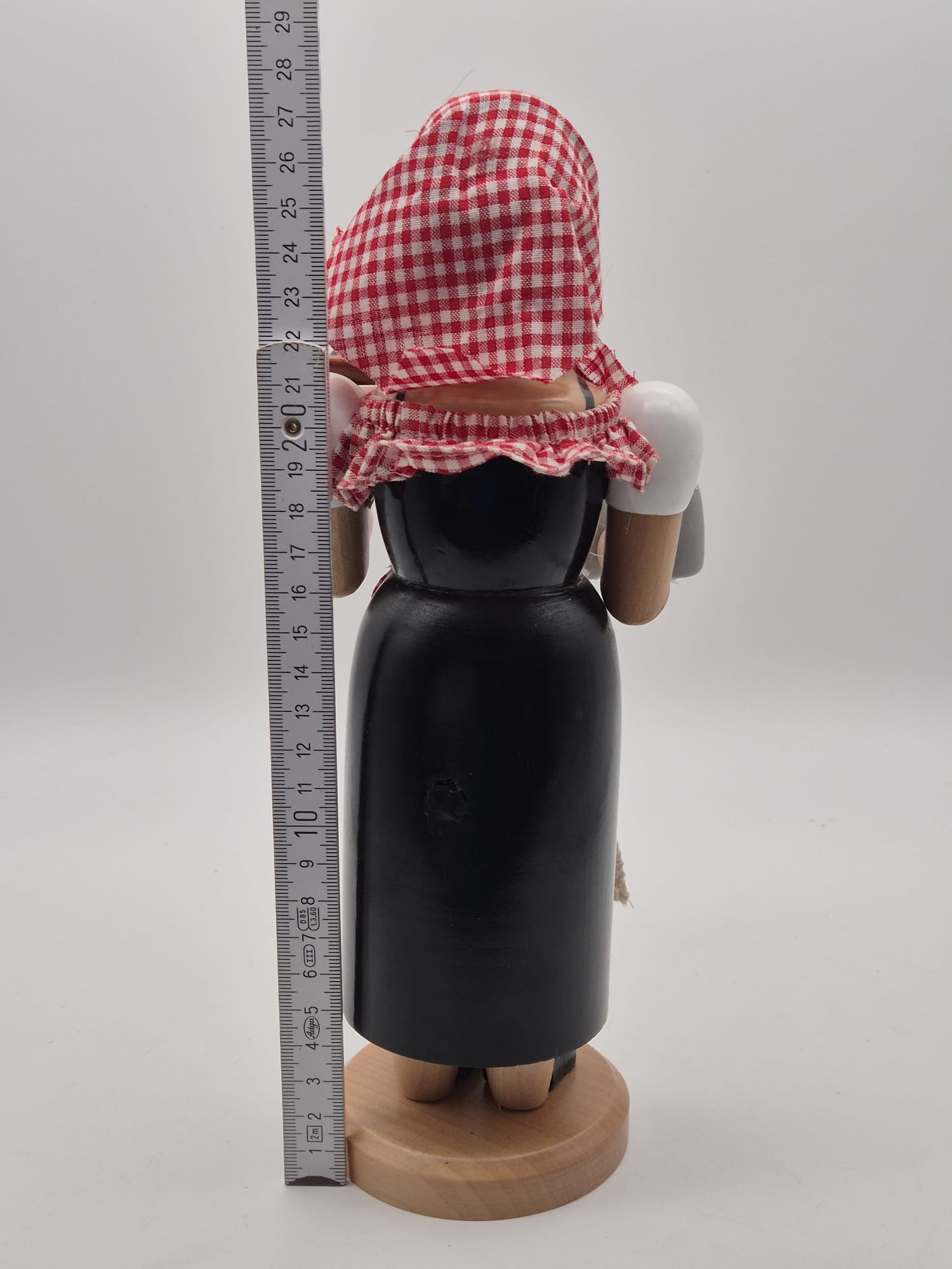 SIGRO Collection Räucherfrau Kellnerin / Bedienung aus Holz ca. 28 cm
