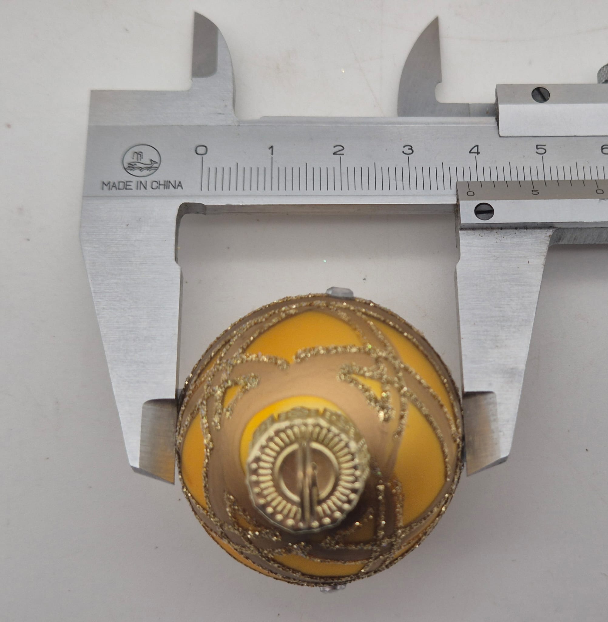 6 Weihnachtskugeln aus Glas – Tischkartenhalter Gelb-Gold – ca. 4 cm