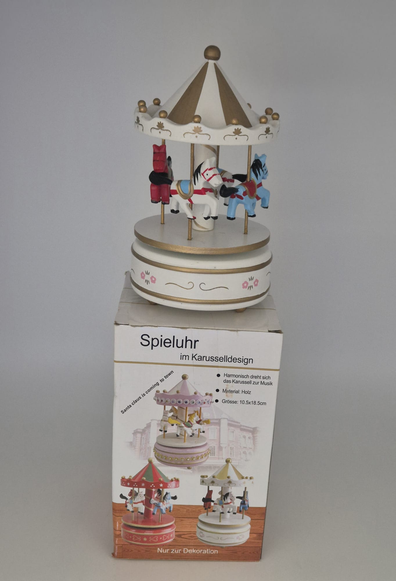 Holz-Spieluhr im Karusselldesign mit Pferden – „Santa Claus Is Coming to Town“