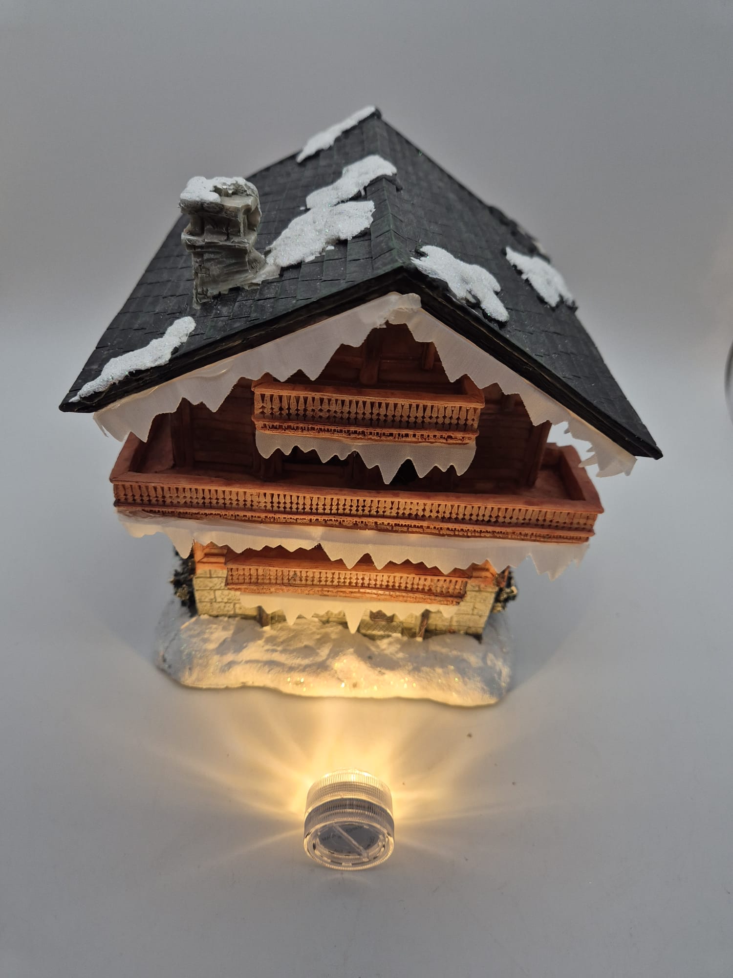 Beleuchtetes Winterhaus / Alpenhaus von Goldbach Geschenkartikel – ca. 19 cm