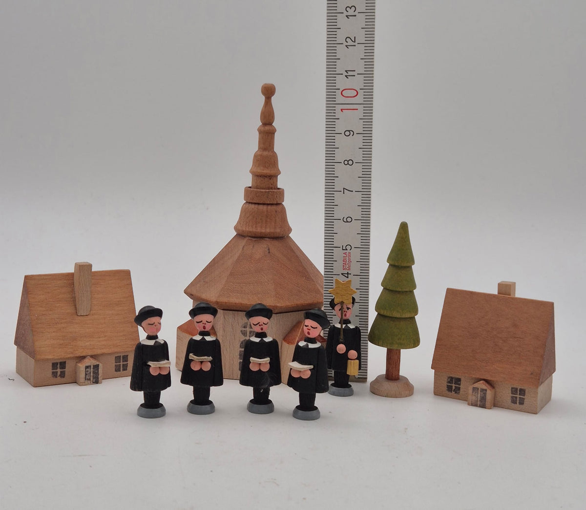 Dregeno Kurrende mit Seiffener Kirche – Holzfiguren mit Originalverpackung