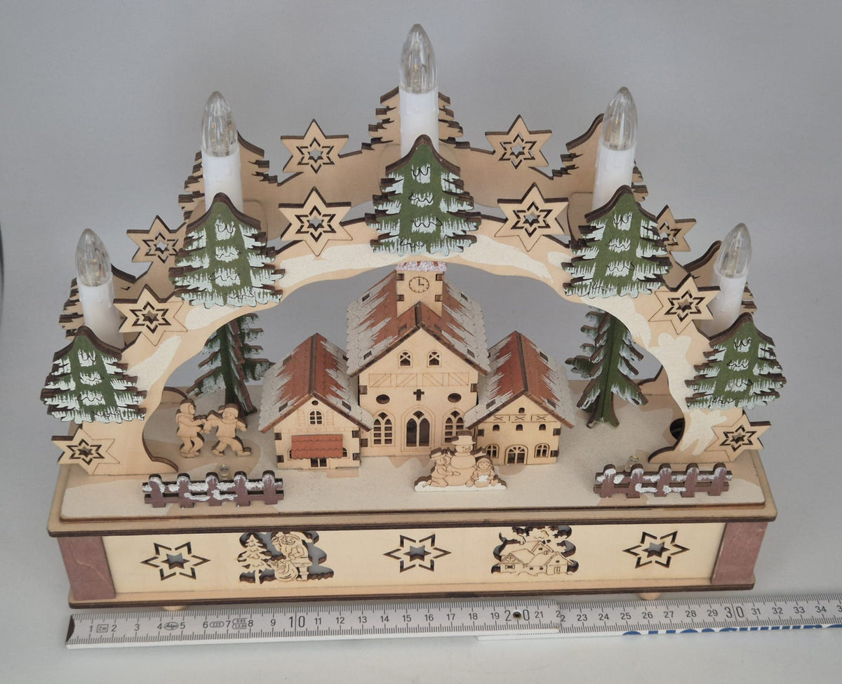 Beleuchteter Holz-Schwibbogen mit Winterdorf – batteriebetrieben – ca. 28 cm