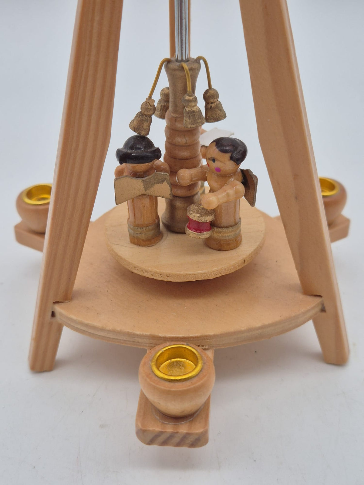 Kleine Weihnachtspyramide aus Holz mit Engeln & Glocken – ca. 18 cm neuwertig