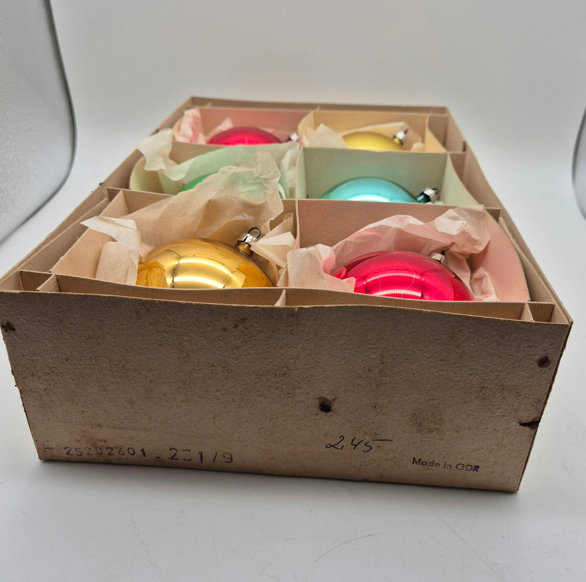 6 große DDR Christbaumkugeln aus Glas – bunt – ca. 9 cm – Made in GDR