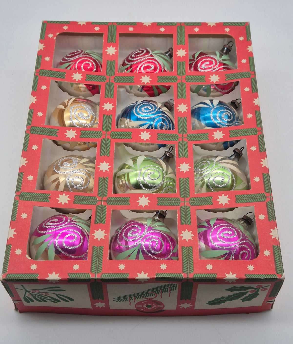 12 alte DDR Weihnachtskugeln aus Glas – buntes Spiralendekor – ca. 6 cm – OVP