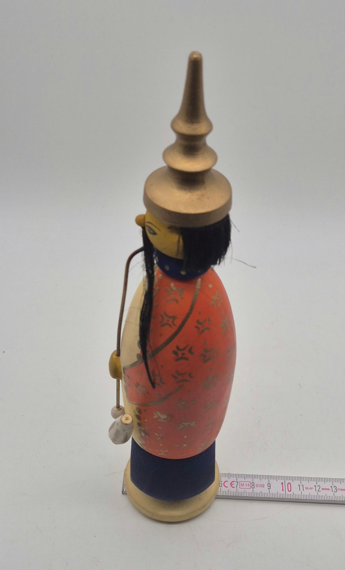Räuchermann Chinese aus Holz – ca. 29 cm – mit langer Kopfbedeckung