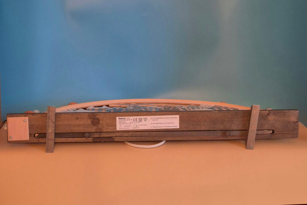 Elektrischer Schwibbogen Weihnachtsmarkt mit Pyramide – Quelle – ca. 60 cm