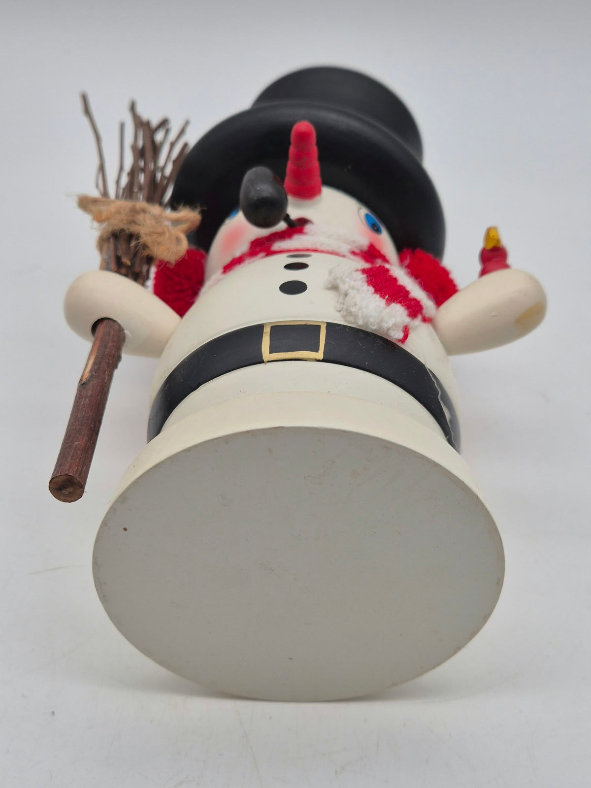 Räucherschneemann aus Holz – Schornsteinfeger mit Zylinder, Besen und Vogel – ca. 18 cm