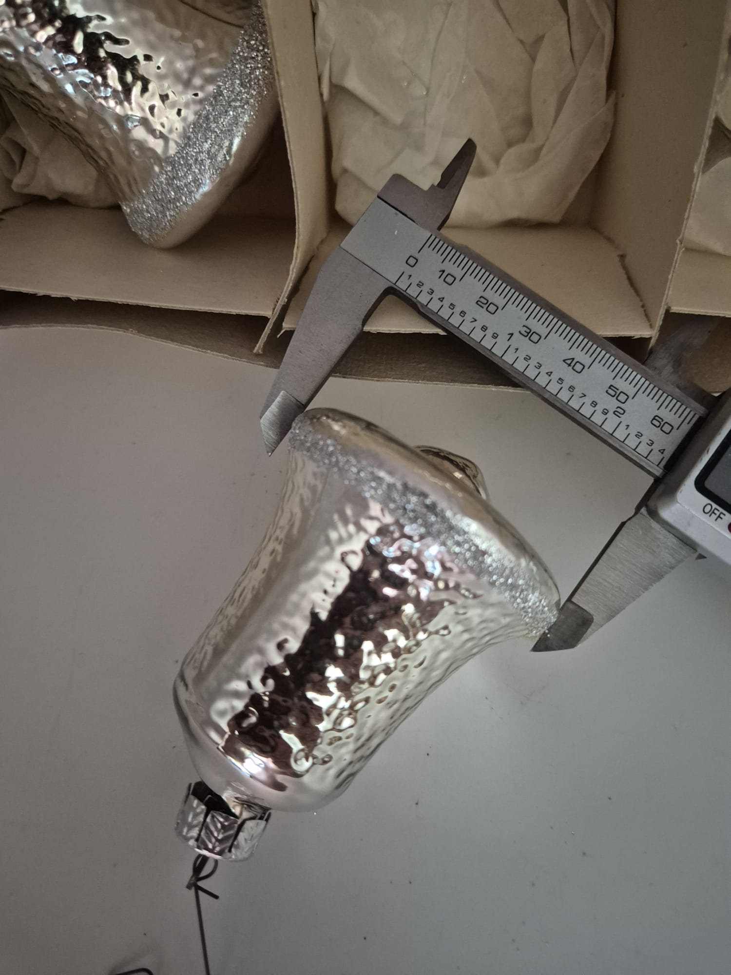 Christbaumschmuck – Glocken und Zapfen Silber