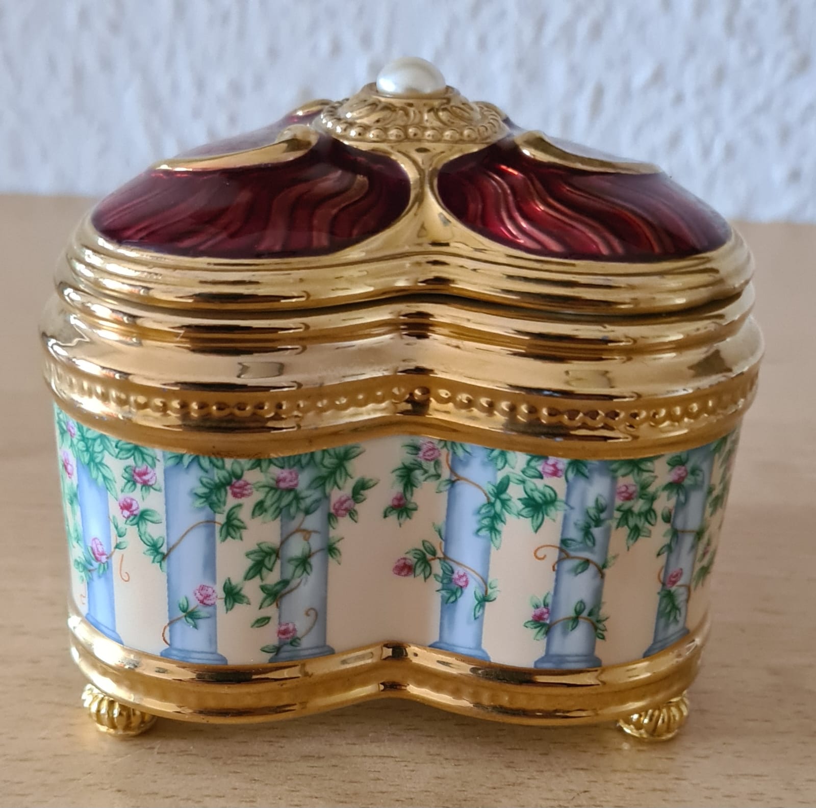 Porzellan Schmuckkästchen House of Faberge Franklin Mint mit Spieluhr