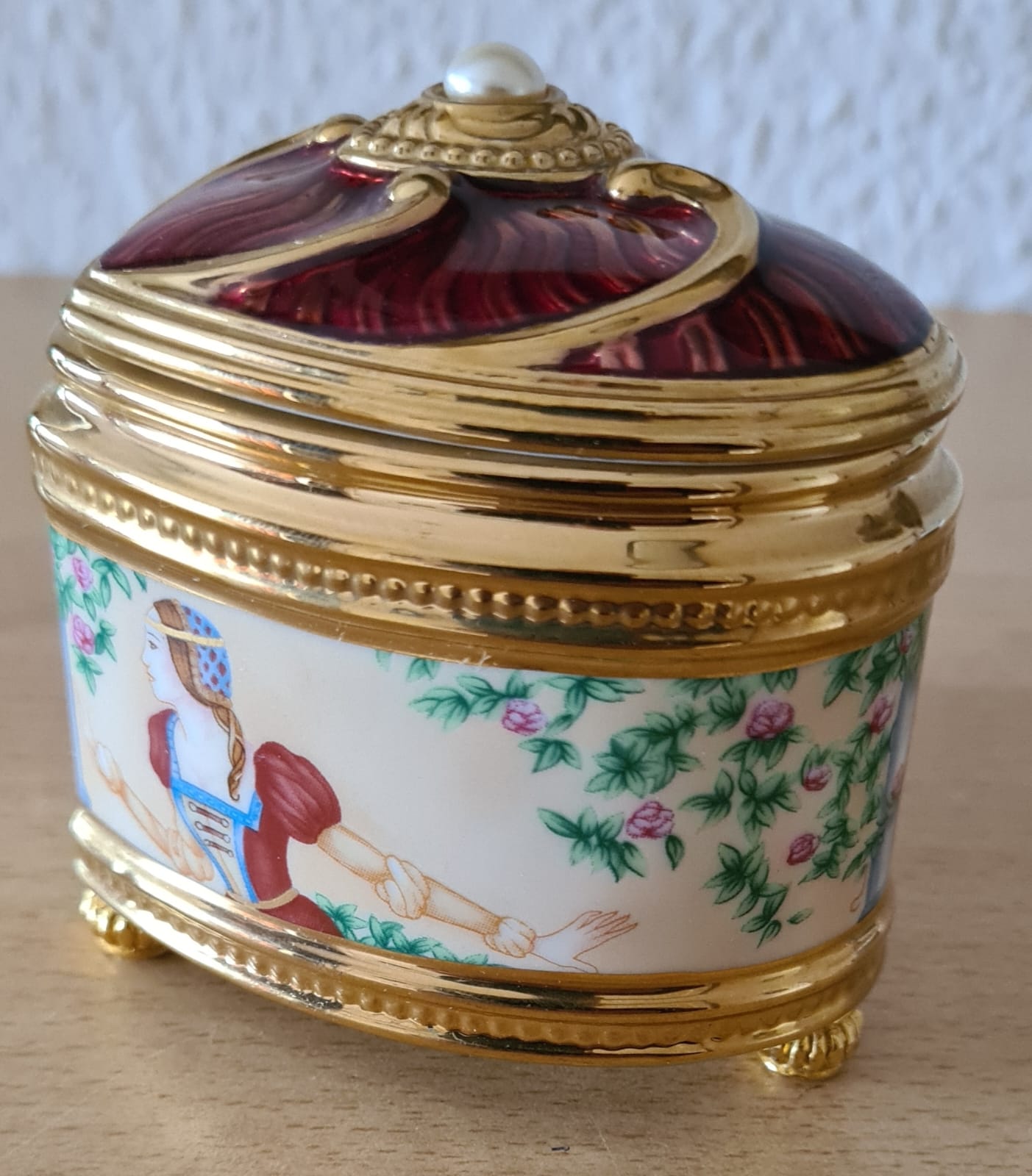 Porzellan Schmuckkästchen House of Faberge Franklin Mint mit Spieluhr