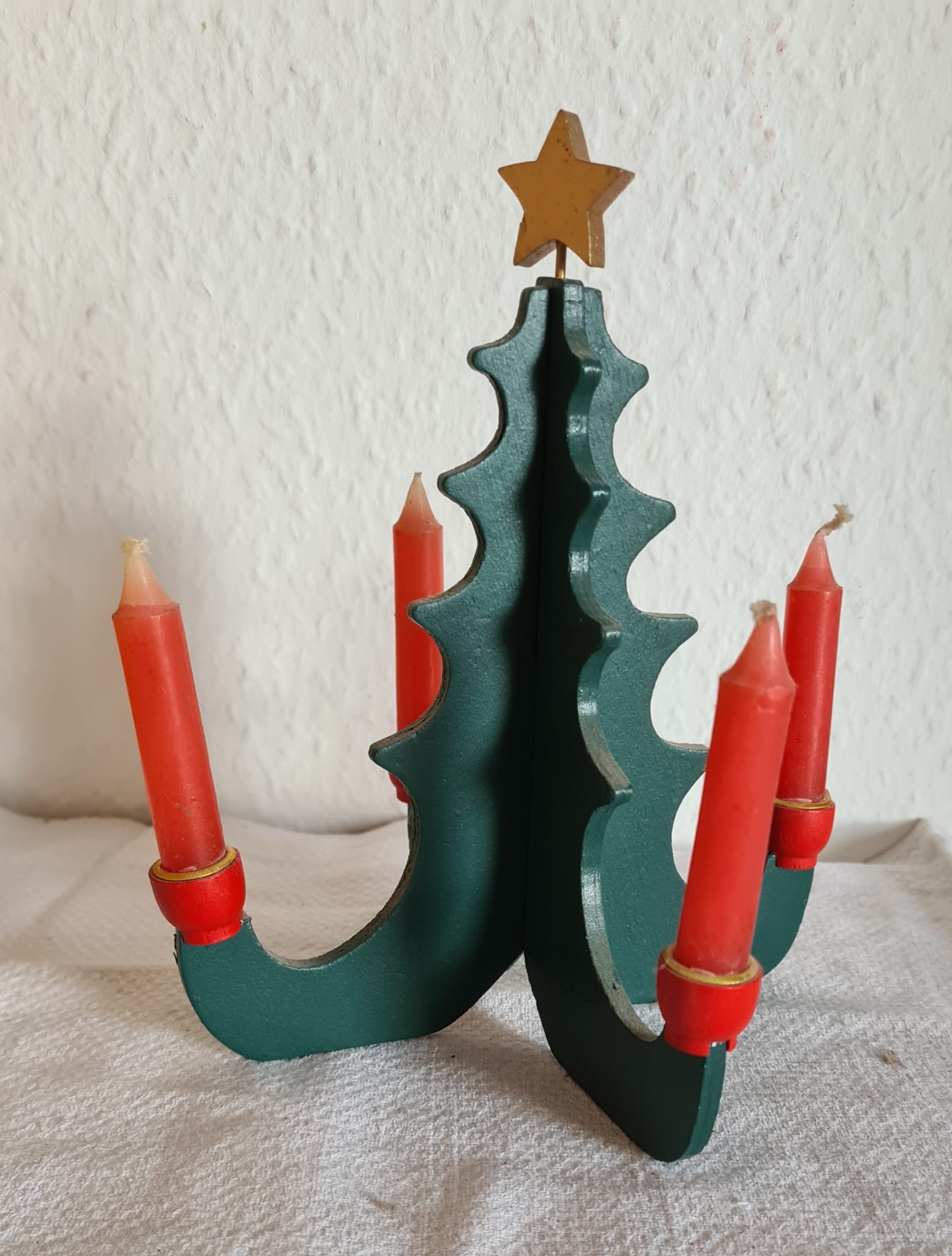 Alter Tannenbaumaufsteller aus Holz mit Kerzen/ Weihnachten