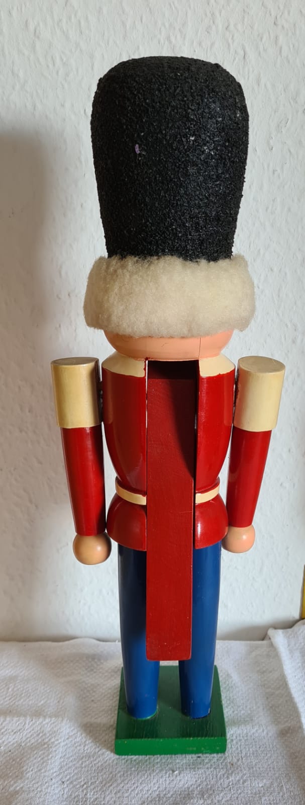 Alter Nussknacker aus Holz "Royal Guard" / Weihnachten