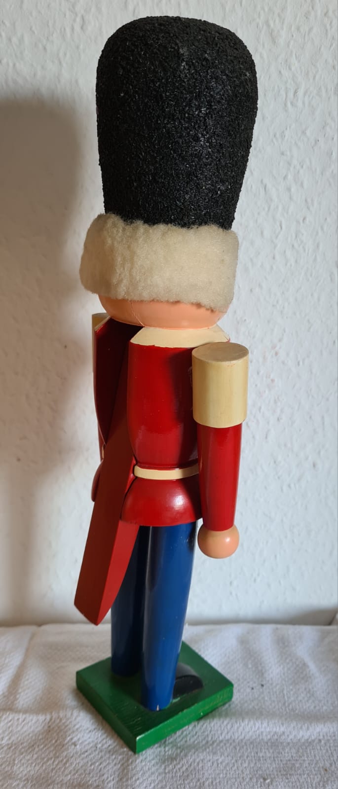 Alter Nussknacker aus Holz "Royal Guard" / Weihnachten