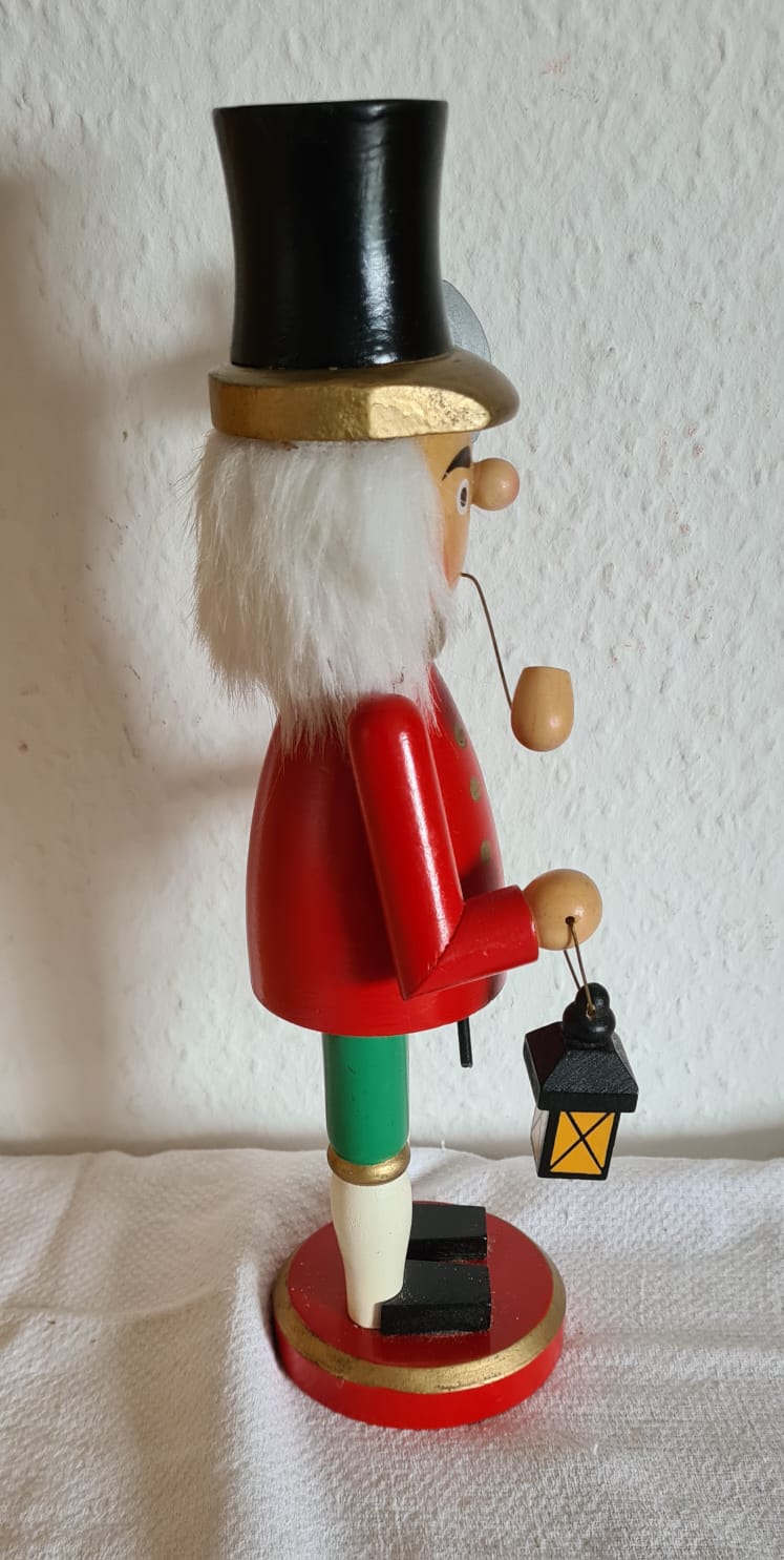 Erzgebigisches Räuchermännchen "Wächter" aus Holz / Weihnachten