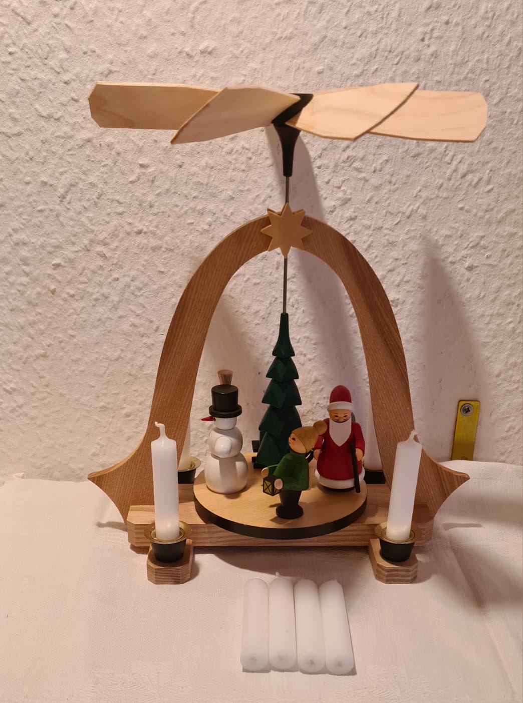 erzgebirgische Dregeno Pyramide "Weihnachtszeit" / Weihnachten Ergebirge