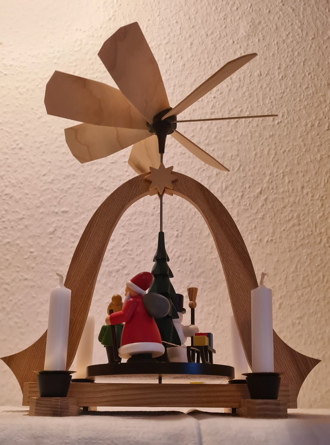 erzgebirgische Dregeno Pyramide "Weihnachtszeit" / Weihnachten Ergebirge