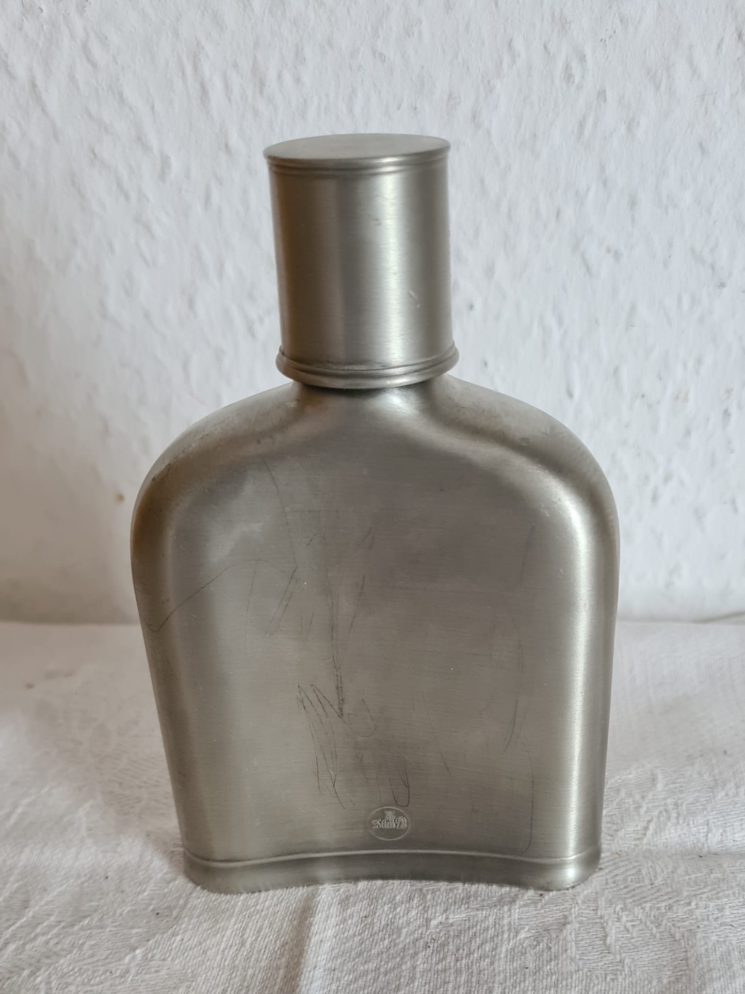 WMF Zinnflasche "Der Briefbote", Trinkflasche, Flachmann