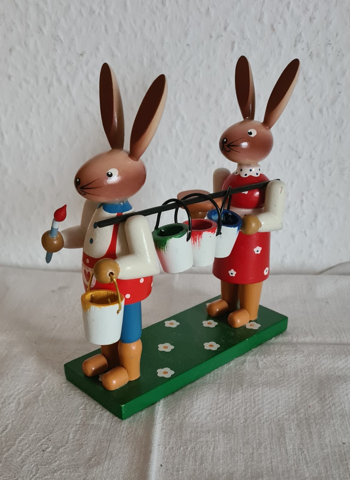 Osterhase und Osterhäsin Maler, Osterschmuck, Ostern aus Holz