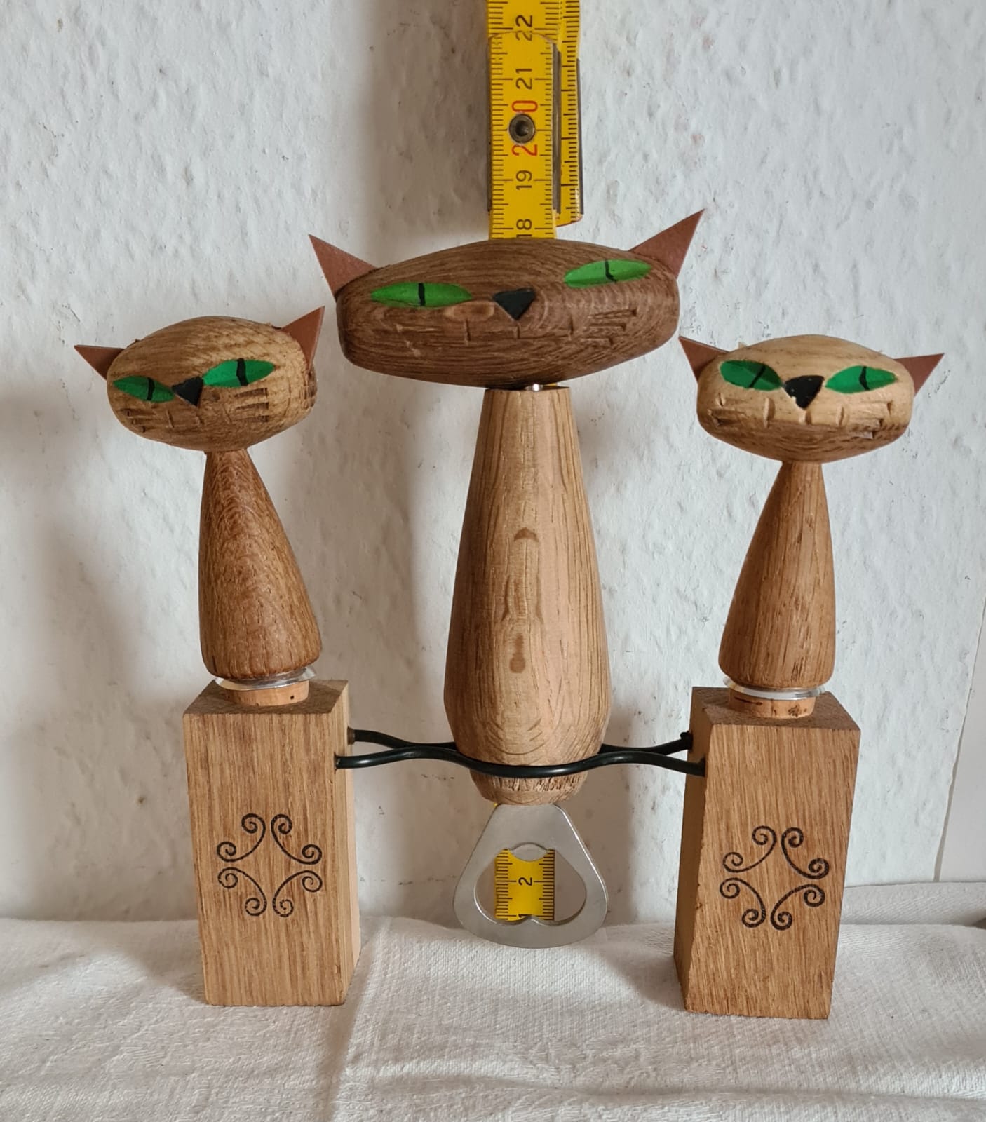 DDR Barset Flaschenöffner + Korkenzieher + Ausgießer aus Holz mit Katzenmotiv