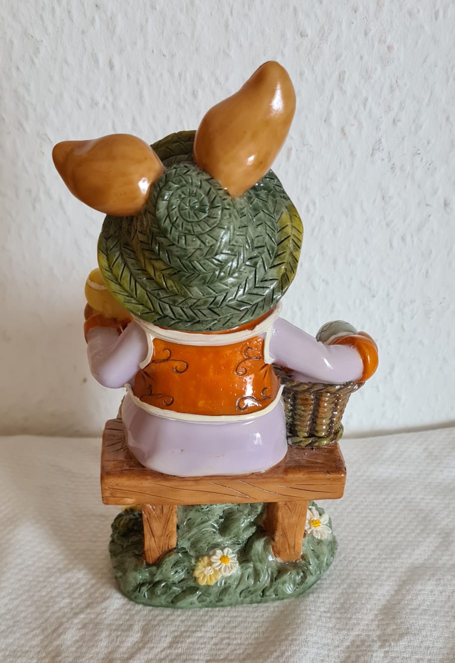 Osterhase mit Osterkorb, Osterdekoration, Ostern