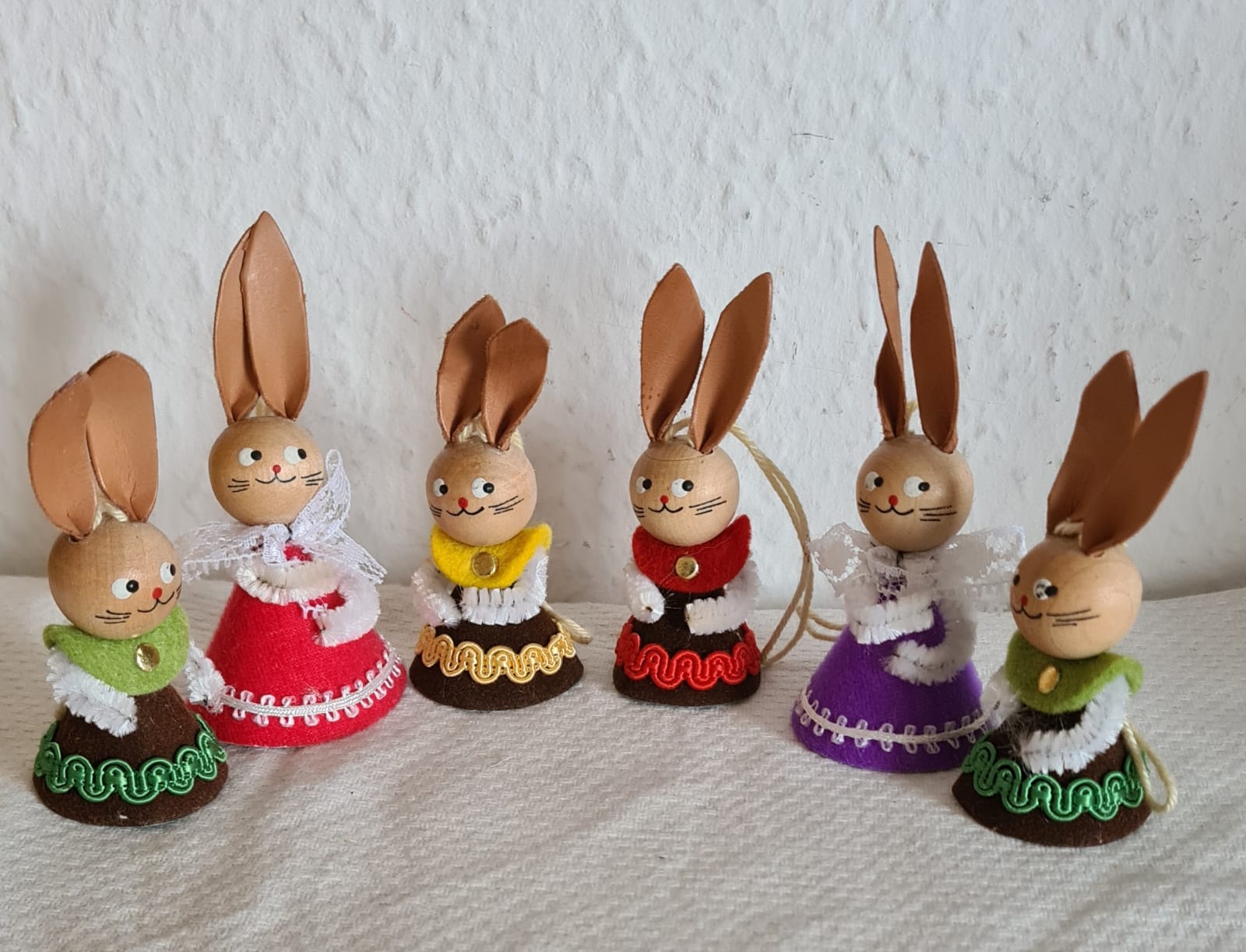 DDR Osterhasenfiguren, 6 Osterhasen zu Ostern