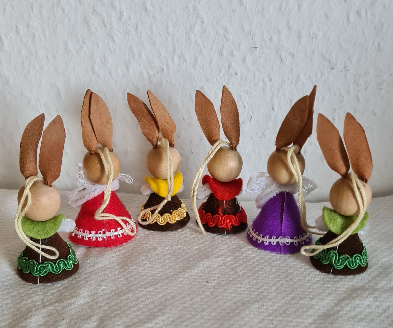 DDR Osterhasenfiguren, 6 Osterhasen zu Ostern