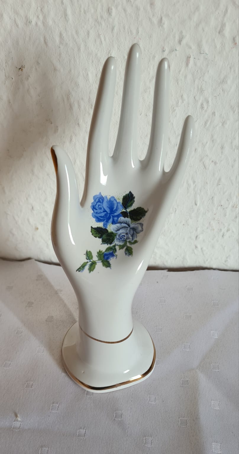 Vintage Porzellan Ringhalter, Hand mit Blume, Ringhand, Schmuckhalter aus Porzellan